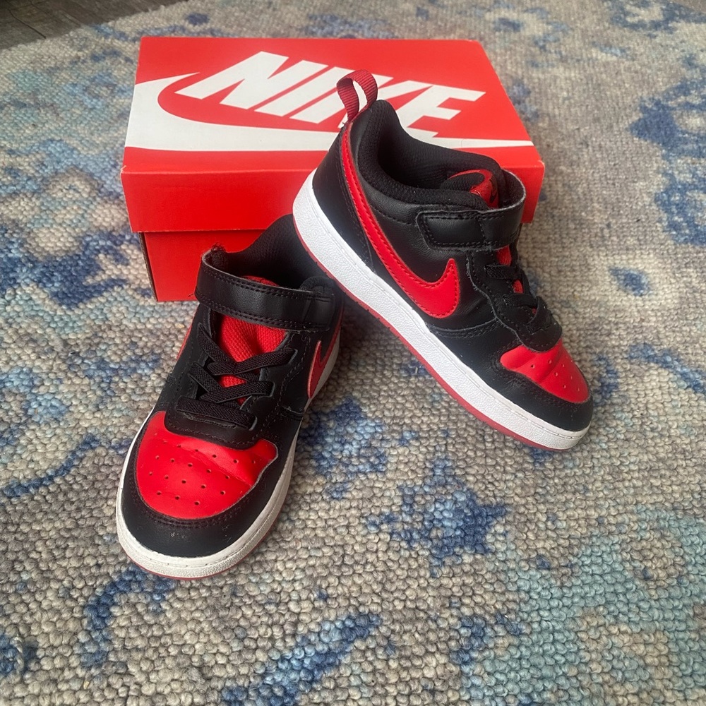 Red/black Nike TODDLER COURT BOROUGH LOW 2 SNEAKER